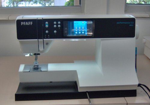 Machine à coudre PFAFF Performance 5.0