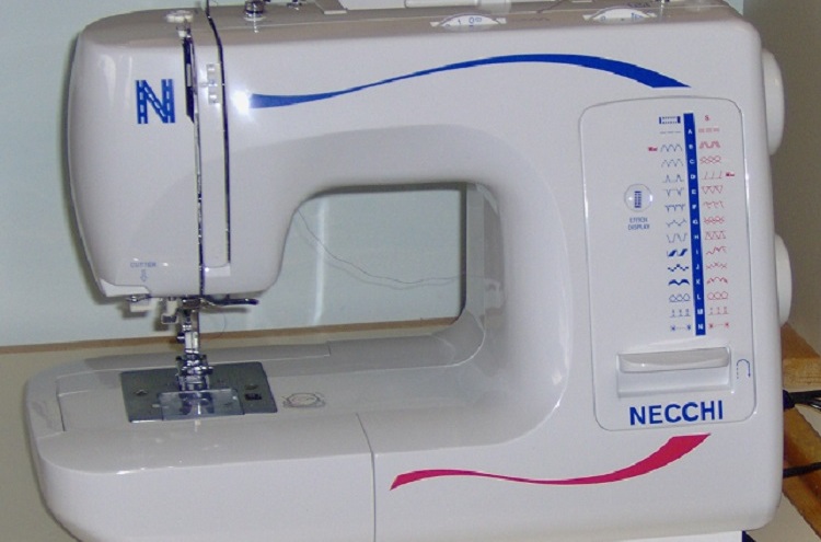 Necchi 4825